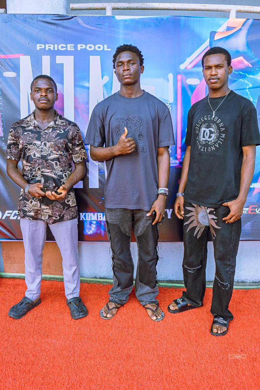 Young fan posing on the Invasion Tournament red carpet